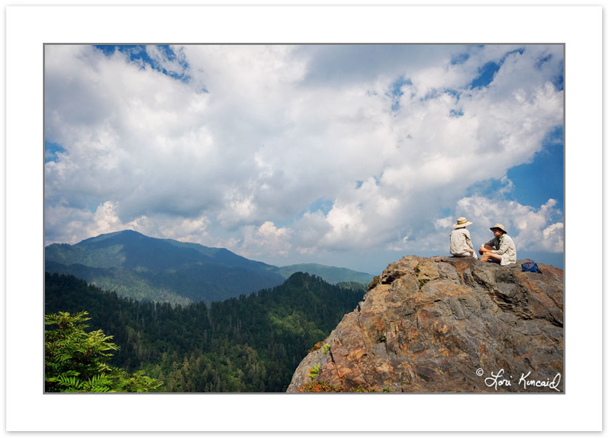 SD0129: Hikers on Charlie's Bunion, Great Smoky Mountains Nation